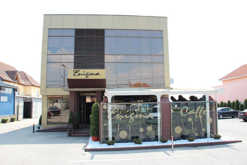 Enigma Pension Targu Jiu Exterior photo